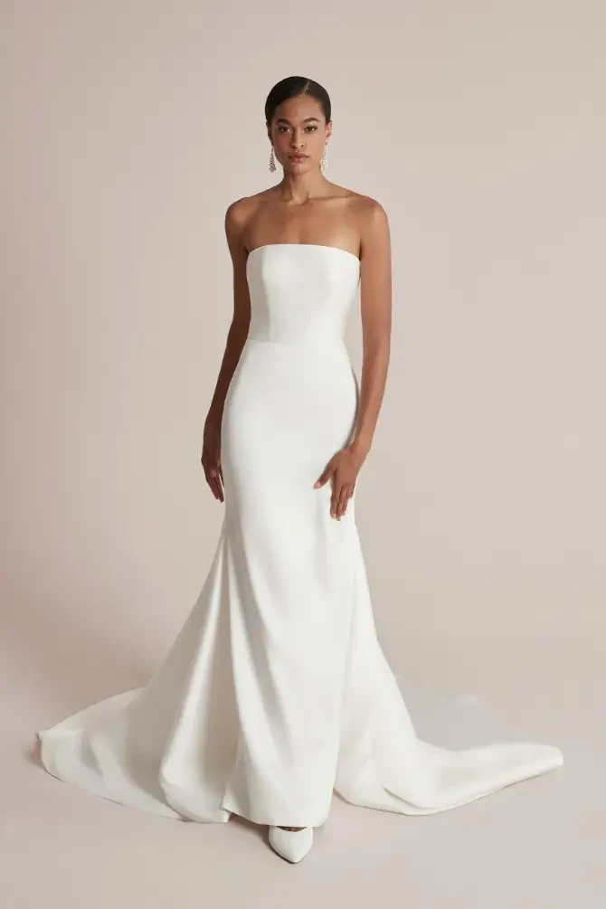 Destination Dos &amp; Don’ts: Choosing the Perfect Dress for Travel Weddings Image