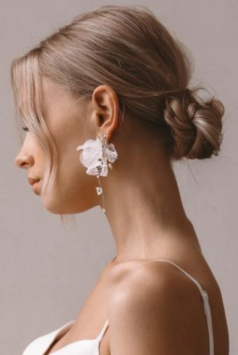 Heirloom #Dahlia Fleur Earrings - #0 Ivory thumbnail